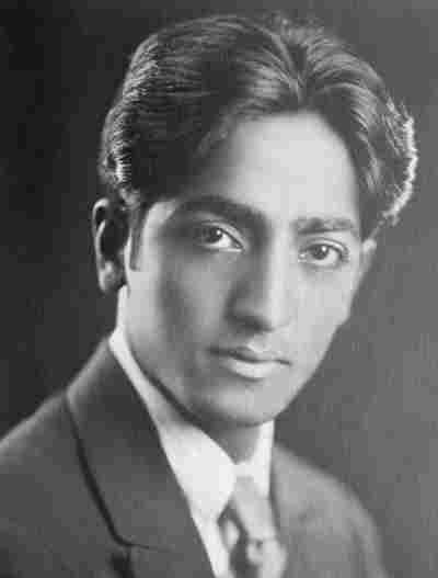 Photo noir et blanc de Jiddu Krishnamurti à 25 ans.