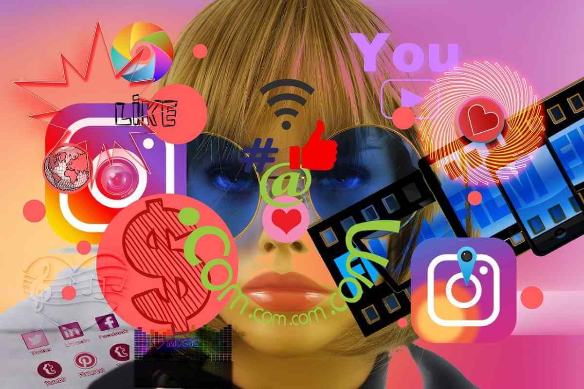 Visage féminin devant lequel se trouvent les icônes des réseaux sociaux.