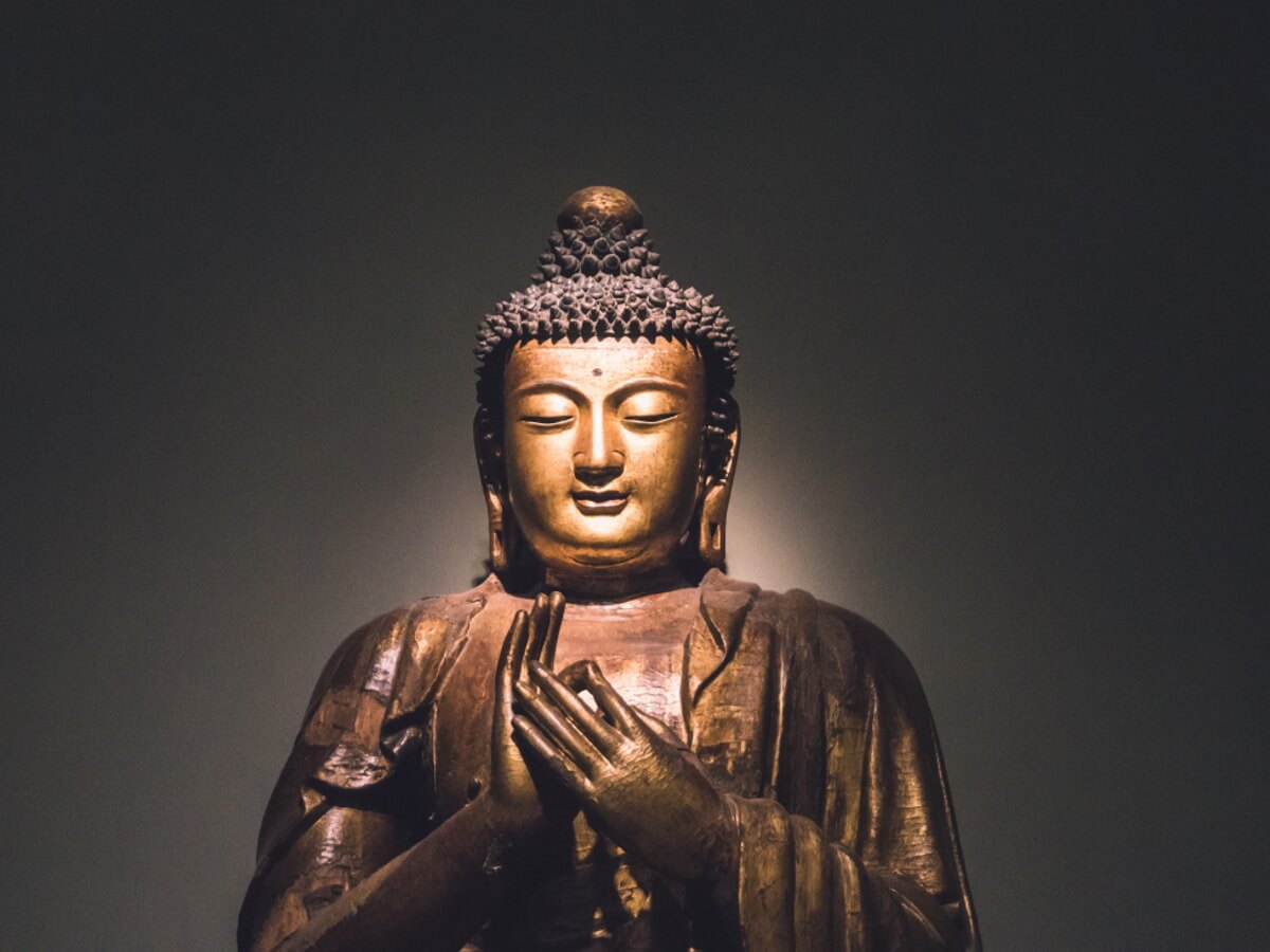 Statue d’un bouddha qui sourit