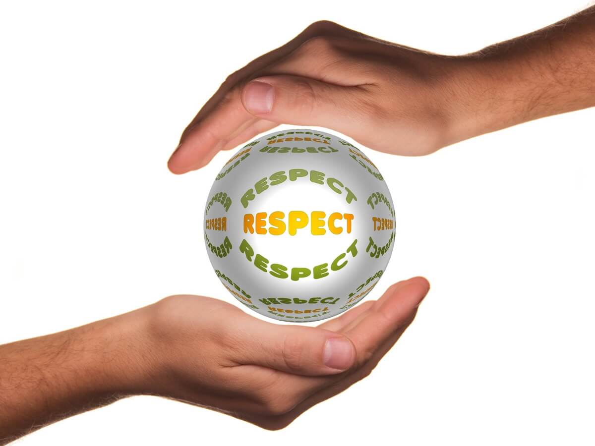 Une sphère sur laquelle est écrit le mot respect.