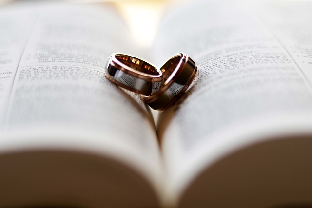 Photo de 2 joncs de mariage
